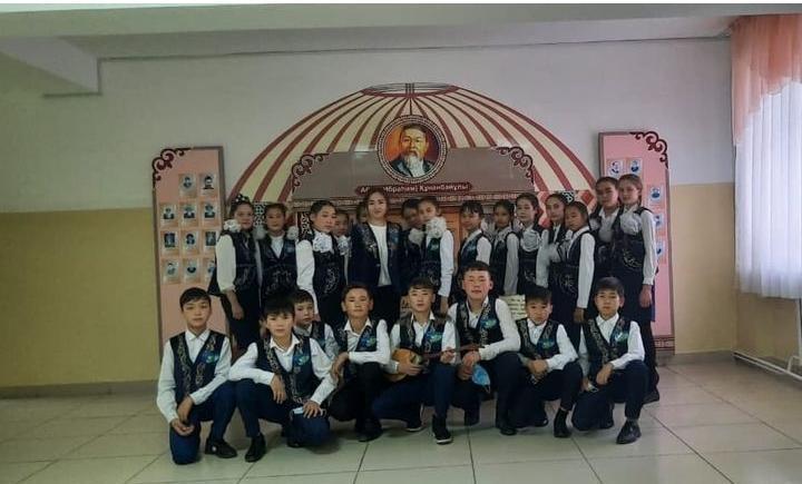 Елдің еңсесі-есті ұрпақ.